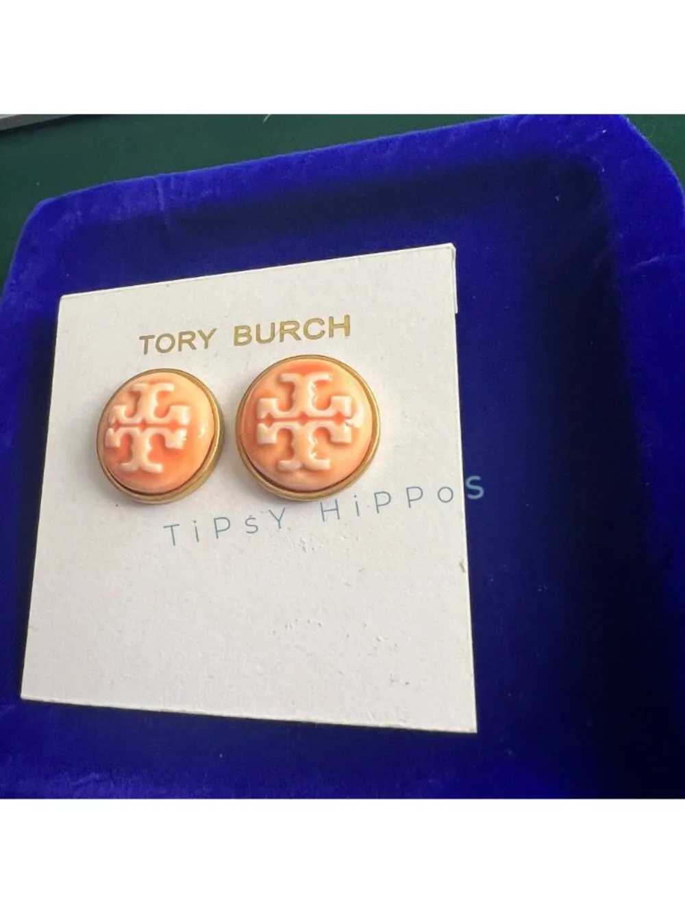 *** Adorable Tory Bruch Peachy Cameo Logo Stud Earrings